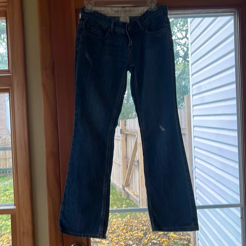 Banana Republic Low Rise Boot cut Jean. Women size 04